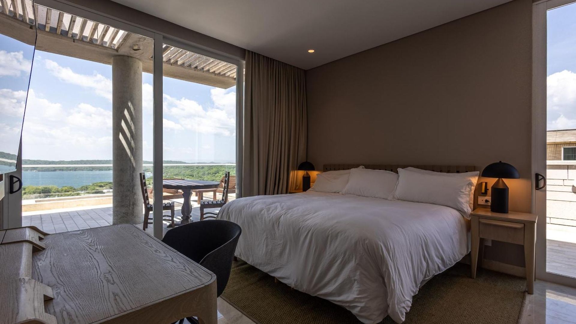 Stunning Sea Views From 3br Penthouse F3 *